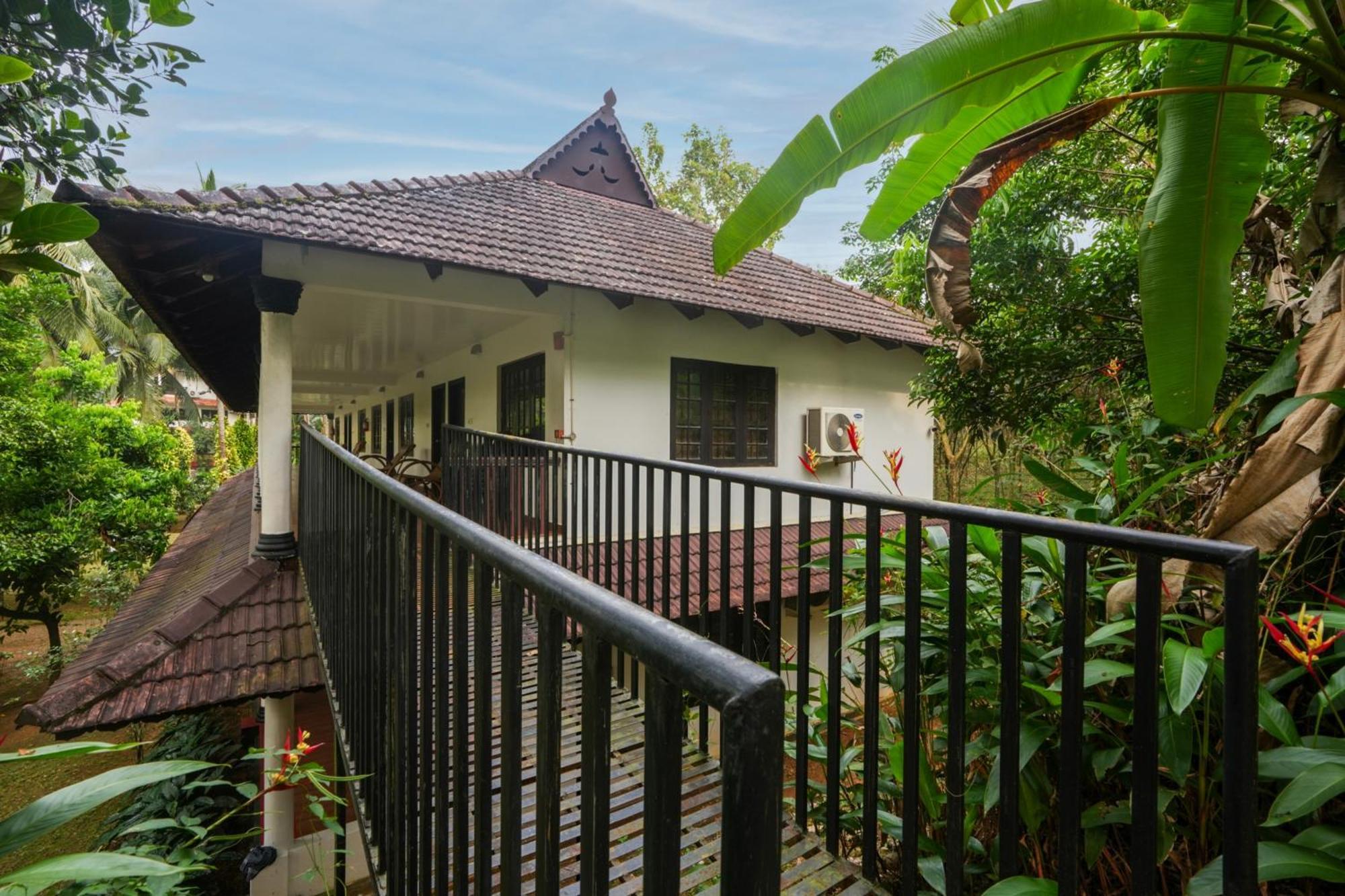 Palette Resorts- Tapovan Green County Thattakad Luaran gambar